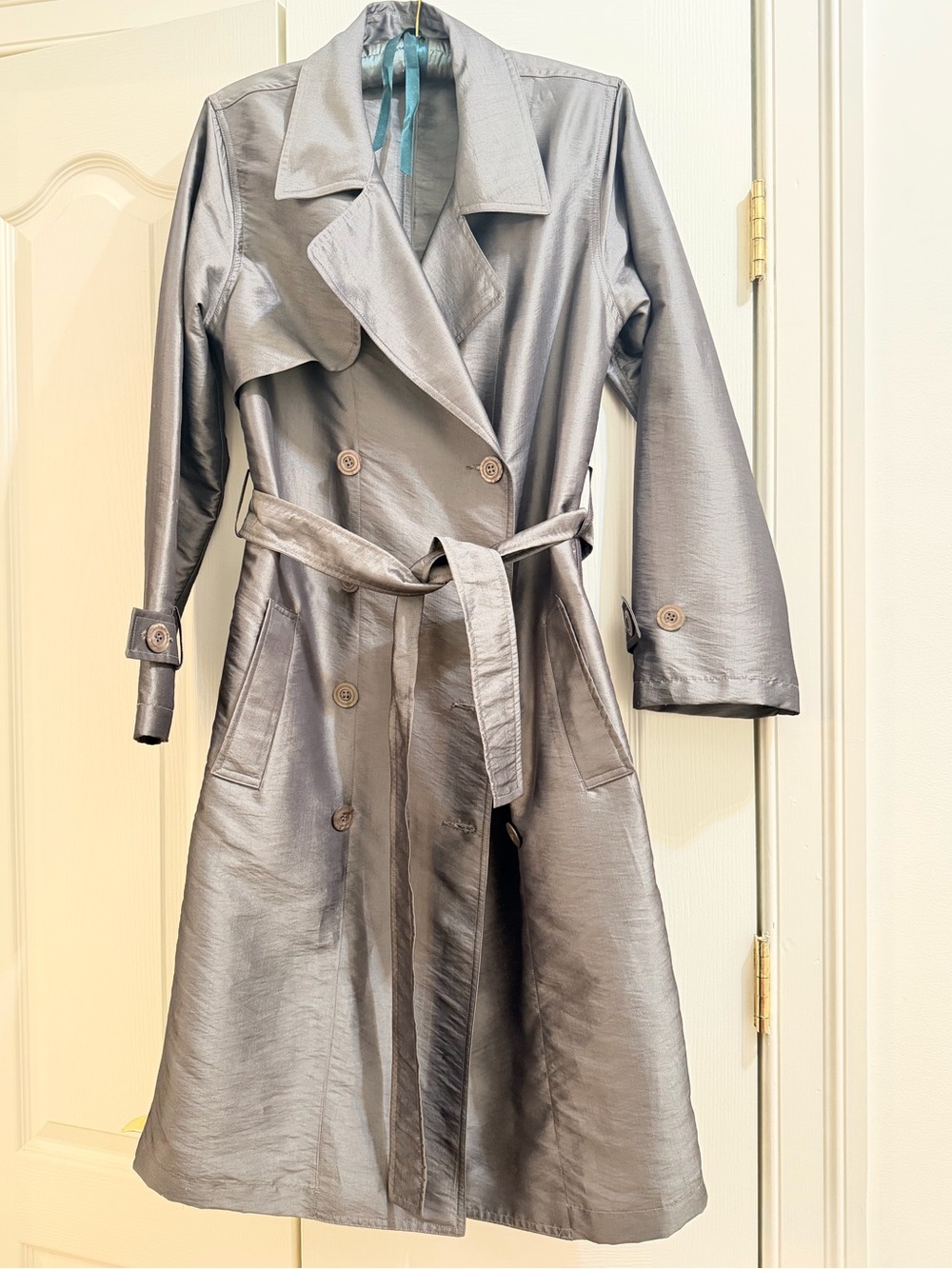 DKNY Metallic gray Y2K trench coat